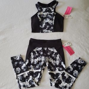 New Black & White Floral Detail Workout Outfit